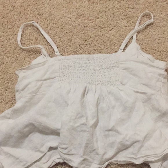 a crop shirt - Picture 3 of 3